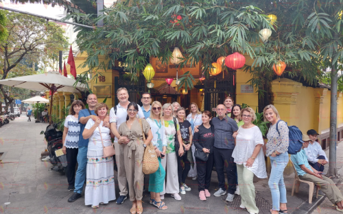 Viagem de Explorando ao Vietnã Camboja e Laos em 15 Dias